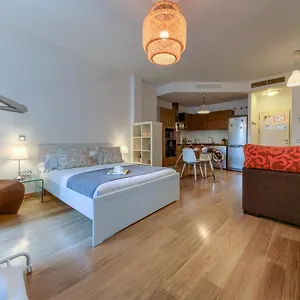  Apartamento Lyrioshomes Apartamento Estudio La Biznaga